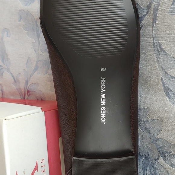 New, never used flats suze 9M - Picture 2 of 4